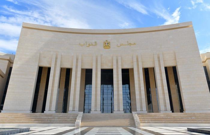 بورصة
      التوقعات
      تشتعل...
      هل
      اقترب
      موعد
      التغيير
      الوزاري
      في
      مصر؟