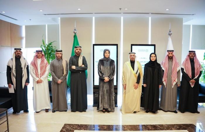 وزيرة التربية والتعليم تزور مجمع الملك سلمان العالمي للغة العربية