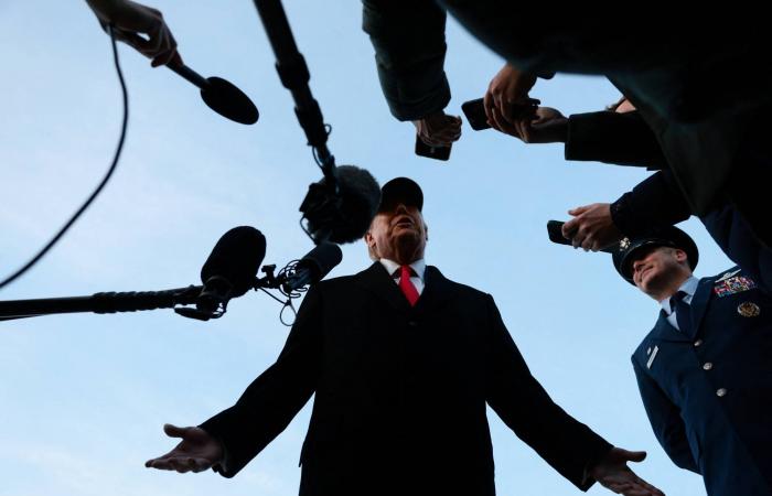 «صحيفة»:
      توني
      بلير
      و
      جاريد
      كوشنر
      من
      بين
      أعضاء
      «مجلس
      السلام»
      الخاص
      بغزة