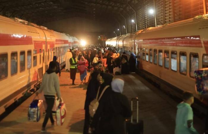 وجود
      لافت
      للسودانيين
      في
      مصر
      رغم
      مغادرة
      مئات
      الآلاف