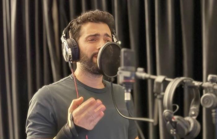 صابر
      الرباعي:
      الجمهور
      لا
      ينسى
      الأصوات
      الصادقة