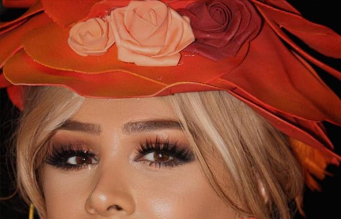 مادونا
      عرنيطة:
      نعيش
      زمن
      الفن
      خفيف
      الظل
      والكلمة
      المختصرة