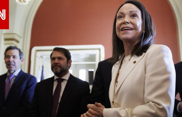 متابعة: في ظل التنافس مع رودريغيز على دعمه.. ماتشادو تُعلّق على إهداء ترامب جائزة نوبل للسلام