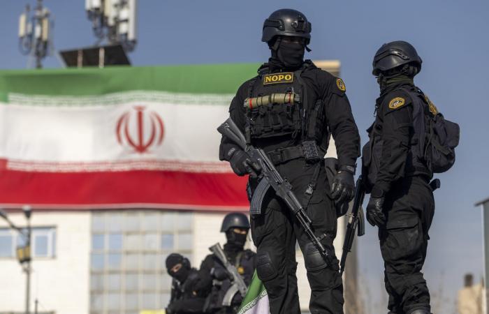 مسؤولون إيرانيون يعترفون باعتقال 3000 شخص على خلفية الاحتجاجات في البلاد