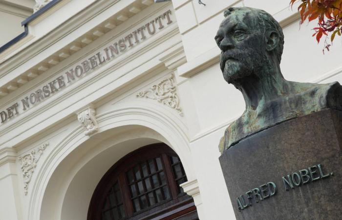 إدارة
      ترمب
      توازن
      علاقتها
      مع
      الحكومة
      والمعارضة
      في
      فنزويلا