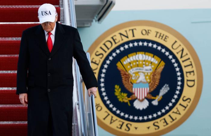 «صحيفة»:
      توني
      بلير
      و
      جاريد
      كوشنر
      من
      بين
      أعضاء
      «مجلس
      السلام»
      الخاص
      بغزة