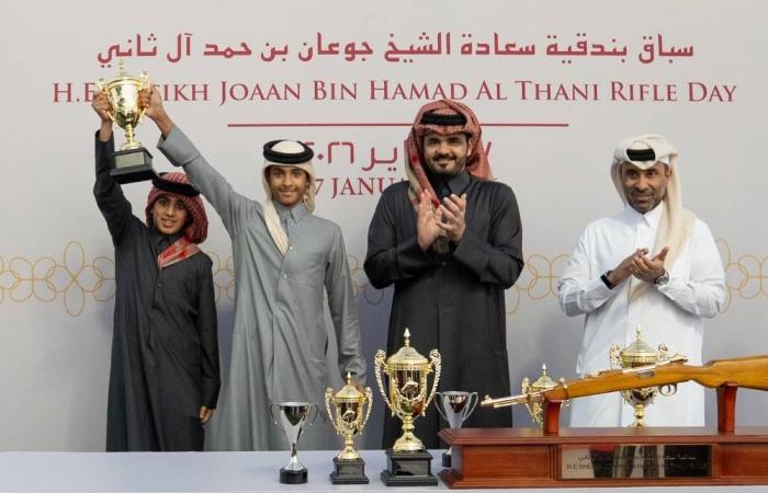 الشيخ جوعان يتوج الفائزين بجائزة وبندقية سعادته