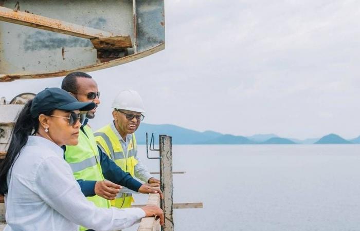 «النواب»
      الليبي
      يرفض
      «أي
      مساومة»
      على
      أموال
      البلاد
      المجمدة