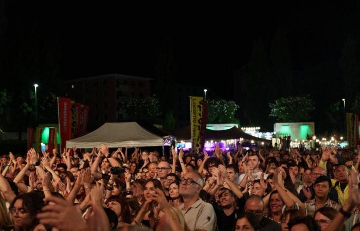 جيونا
      نازارو:
      جوهر
      صناعة
      السينما
      يكمن
      في
      الجرأة
      والاختلاف