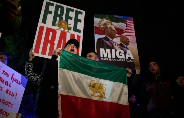 خامنئي:
      لا
      نريد
      الحرب
      وسنحاسب
      مثيري
      الشغب