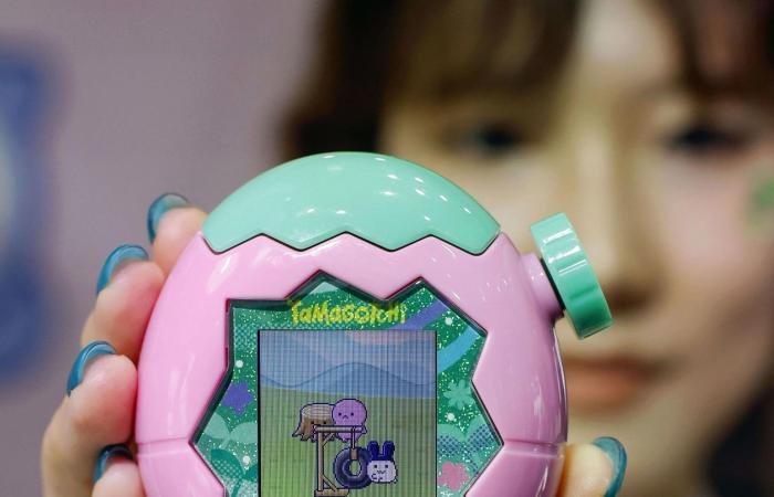 بعد 30 عامًا.. لماذا يستمر الناس بلعب التاماغوتشي؟