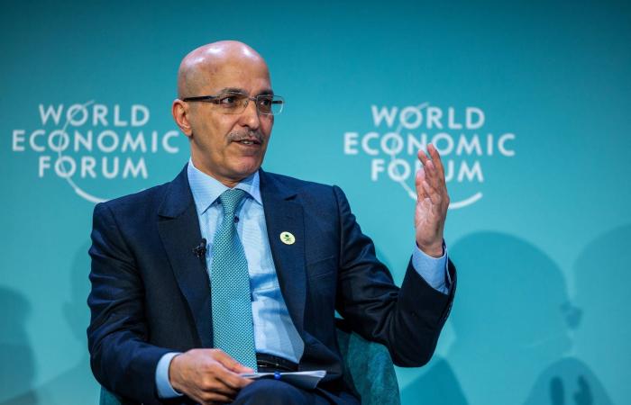 «الأهلي
      السعودي»
      يجمع
      مليار
      دولار
      من
      الأسواق
      الدولية
      لتعزيز
      رأسماله