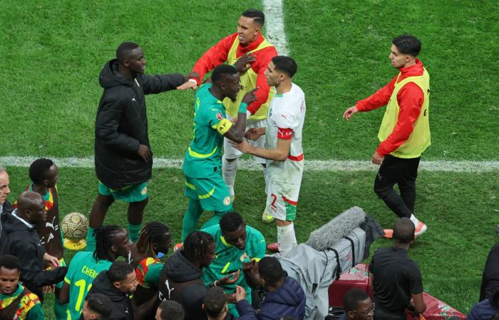 مدرب
      السنغال:
      فضلت
      منح
      ماني
      شارة
      القيادة
      ليرفع
      الكأس