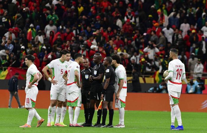 رئيس
      السنغال
      يحتفل
      باللقب
      الأفريقي…
      و
      يأمر
      بـ«عطلة»
      في
      البلاد