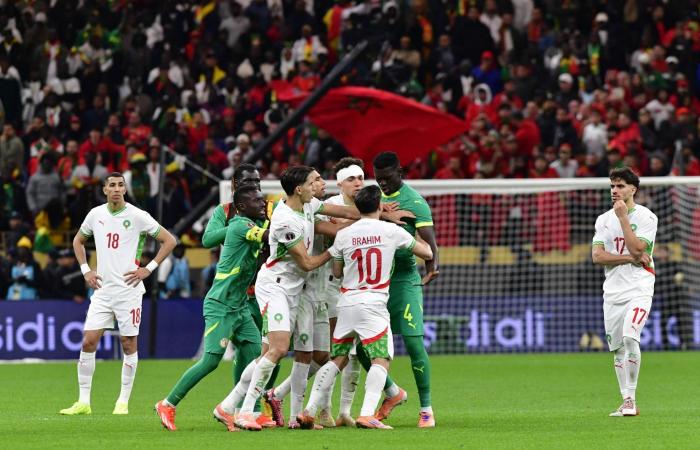 مدرب
      السنغال:
      فضلت
      منح
      ماني
      شارة
      القيادة
      ليرفع
      الكأس