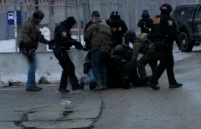 تصاعد التوتر في مينيسوتا.. اشتباكات بين قوات فدرالية ومتظاهرين ضد ICE