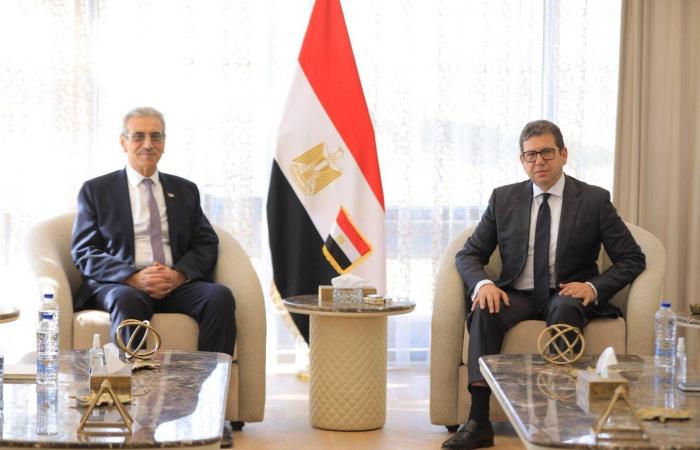 مسؤول
      إيراني:
      مقتل
      5
      آلاف
      في
      الاحتجاجات
      بينهم
      500
      من
      أفراد
      الأمن