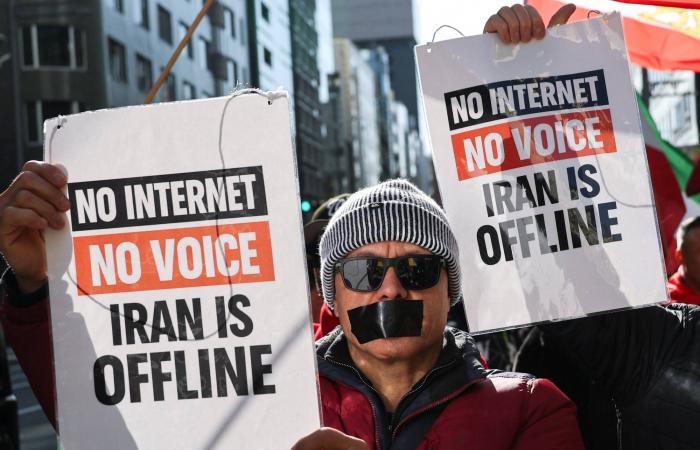 الرئيس
      الإيراني
      يحذر
      من
      استهداف
      المرشد