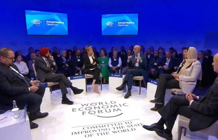 «السعودية
      للكهرباء»
      تعزز
      ملاءتها
      المالية
      بـ2.4
      مليار
      دولار
      عبر
      صكوك
      دولية