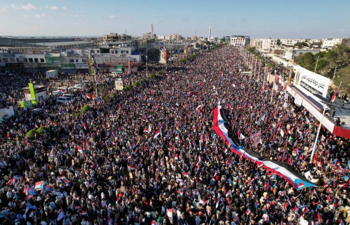 زوال
      «كونتينر
      الريان»...
      كابوس
      الصيادين
      في
      المكلا