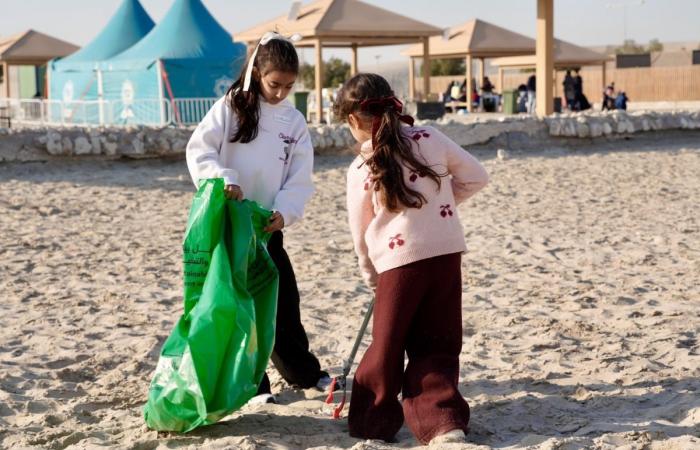 حملة تنظيف لشاطئ سيلين لإزالة المخلفات والحد من التلوث