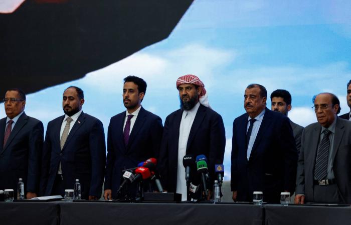 اليمن:
      القادة
      الجنوبيون
      يتطلعون
      إلى
      حلول
      عادلة
      في
      مؤتمر
      الحوار
      المرتقب