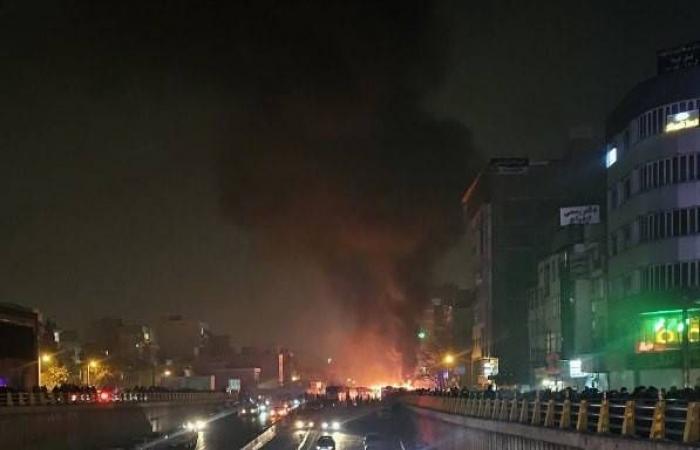 الرئيس
      الإيراني
      يحذر
      من
      استهداف
      المرشد