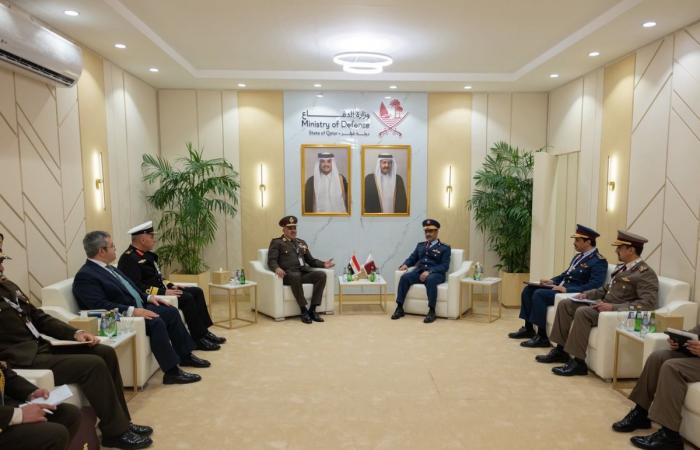 رئيس أركان القوات المسلحة القطرية يعقد عددا من اللقاءات الثنائية على هامش أعمال ديمدكس 2026
