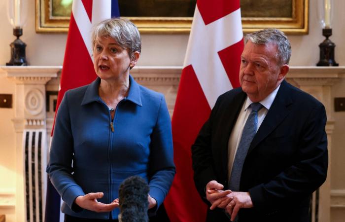 الأوروبيون
      «يفتلون
      عضلاتهم»
      لمواجهة
      ضغوط
      ترمب
      اقتصادياً