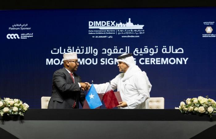 نائب رئيس مجلس الوزراء ووزير الدولة لشؤون الدفاع يلتقي وزير الدفاع الصومالي