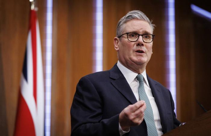 حزب
      «فرنسا
      الأبية»
      يعتزم
      تقديم
      لائحة
      لوم
      لحجب
      الثقة
      عن
      حكومة
      لوكورنو