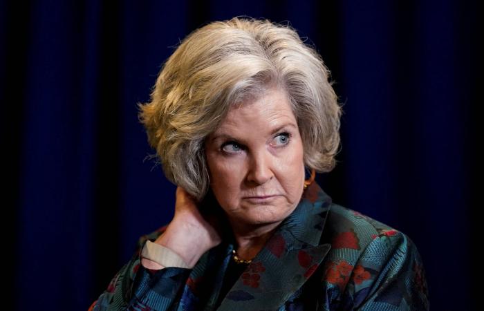 ترمب:
      على
      أوروبا
      التركيز
      على
      الحرب
      الروسية
      الأوكرانية
      وليس
      على
      غرينلاند