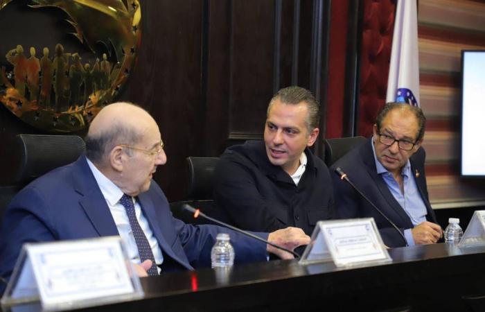 مجلس
      النواب
      الليبي
      يرفض
      اتفاقاً
      دولياً
      أبرمته
      «الوحدة»
      لتطوير
      ميناء
      مصراتة