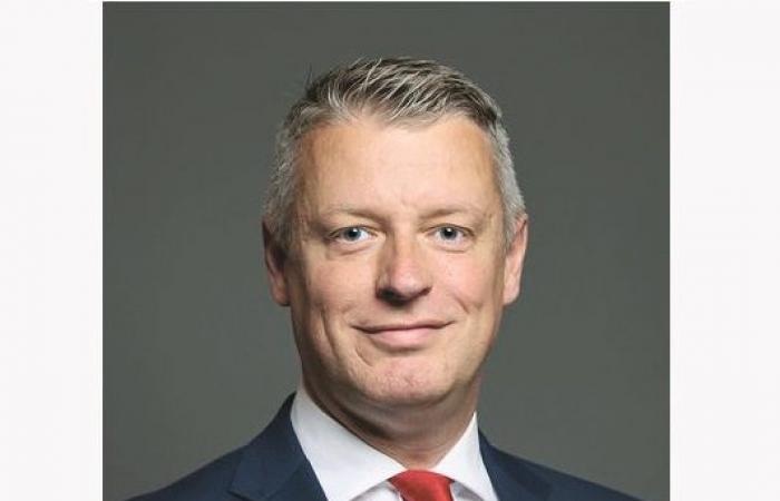 للمشاركة في ديمدكس 2026.. وزير الجاهزية الدفاعية البريطاني يزور الدوحة