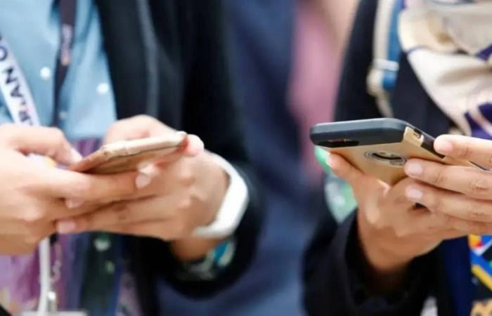 انتقادات
      في
      مصر
      بسبب
      إنهاء
      الإعفاء
      الاستثنائي
      للجوال
      الوارد
      من
      الخارج