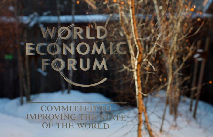 ترمب
      في
      دافوس...
      أجندة
      المليارديرات
      تلاحق
      وعود
      «الزعيم
      الشعبي»