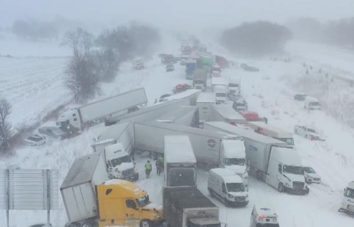 فيديو لحادث تصادم ضخم بين أكثر من 100 سيارة وشاحنة في ولاية ميشيغان