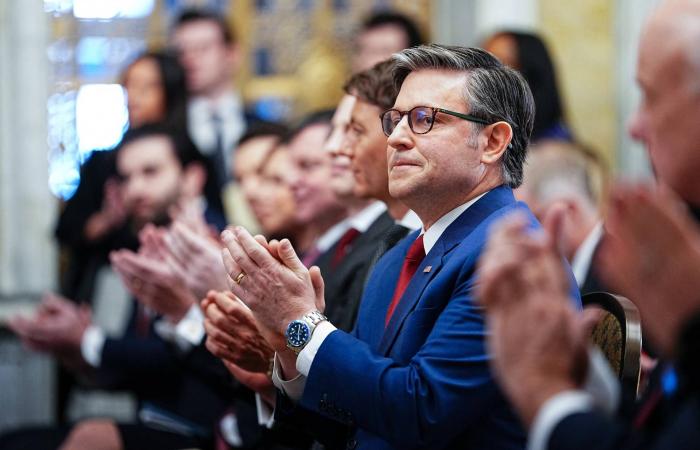 تقرير:
      ترمب
      يعيد
      تشكيل
      النظام
      السياسي
      الأميركي
      ويُضعف
      مبدأ
      التوازن
      بين
      السلطات