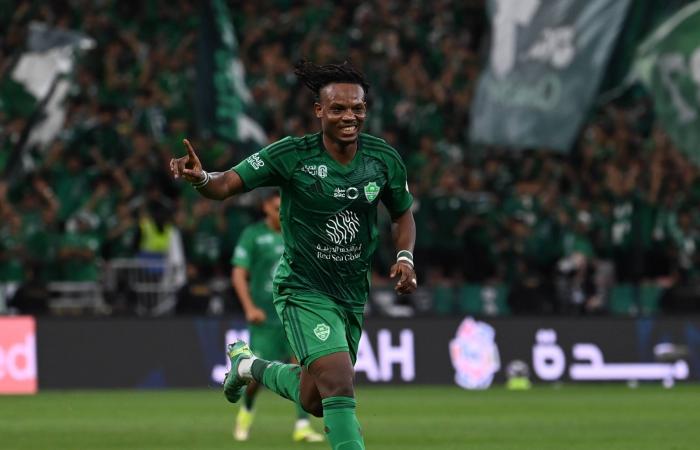 الدوري
      السعودي:
      هاتريك
      توني
      يقود
      الأهلي
      للوصافة
      «مؤقتاً»