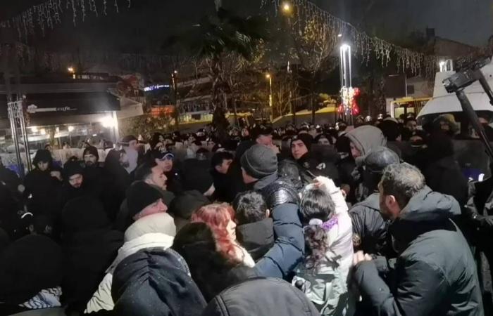 التباعد
      بين
      «حزب
      الله»
      و«التيار»
      في
      الانتخابات
      النيابية:
      خسائر
      سياسية
      للأول
      وعددية
      للثاني