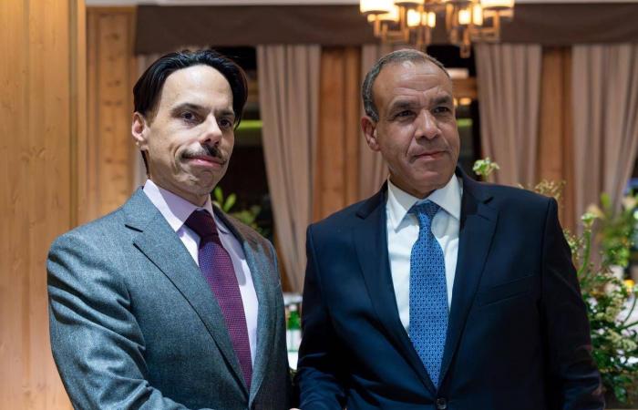 وزير
      الخارجية
      السعودي
      ورئيس
      الوزراء
      الفلسطيني
      يبحثان
      تطورات
      غزة