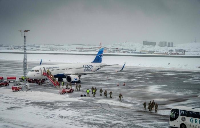 انقطاع
      وسائل
      التدفئة
      والمياه
      والكهرباء
      عن
      برلمان
      أوكرانيا
      جراء
      ضربات
      روسية