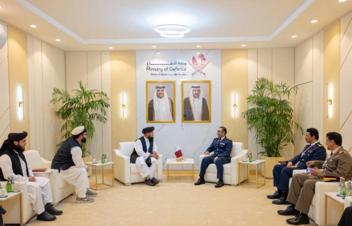 رئيس أركان القوات المسلحة القطرية يلتقي عددا من كبار المسؤولين على هامش "ديمدكس 2026"
