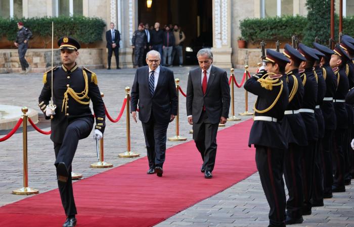 برّاك:
      دور
      «قسد»
      كقوة
      رئيسية
      لمكافحة
      تنظيم
      «داعش»
      انتهى