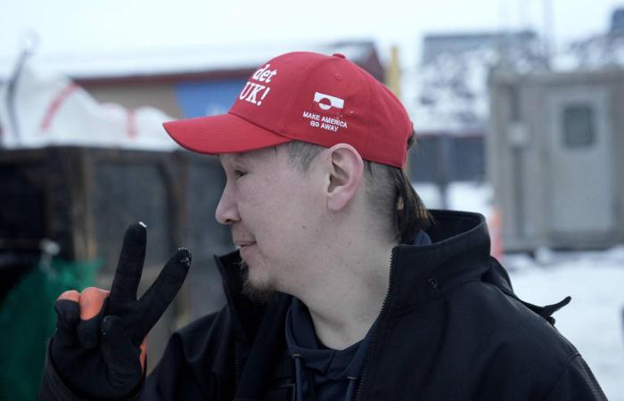 «اجعلوا
      أميركا
      ترحل»...
      قبعة
      ترمب
      تتحول
      لأداة
      سخرية
      ضد
      تهديداته
      لغرينلاند