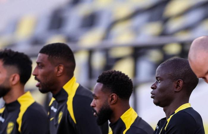 كانتي...
      عودة
      إلى
      «البريميرليغ»
      أم
      محطة
      أوروبية
      جديدة؟