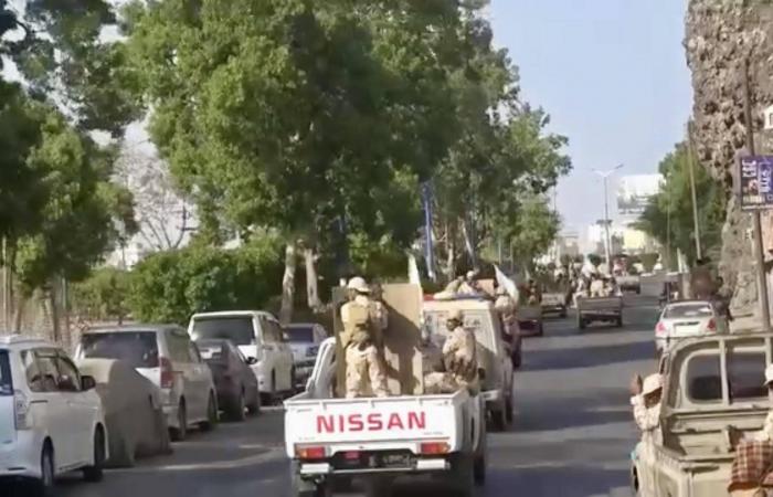 مجلسا
      السيادة
      والوزراء
      في
      السودان
      يعقدان
      اجتماعاً
      مشتركاً
      في
      الخرطوم
      برئاسة
      البرهان