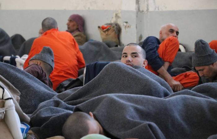 العراق
      يمهد
      لمحاكمة
      سجناء
      «داعش»
      المنقولين
      من
      سوريا