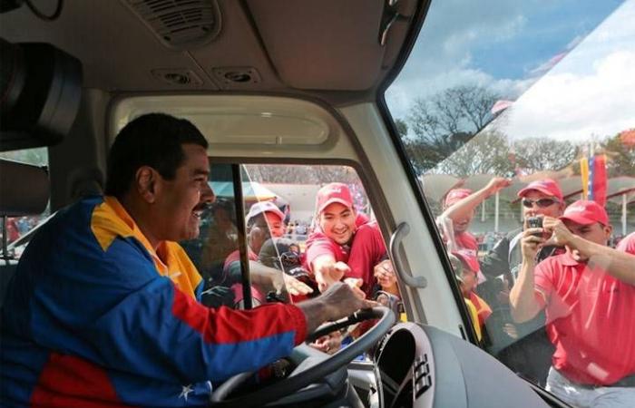 إردوغان
      باع
      الكعك
      وترمب
      جمع
      الزجاجات
      الفارغة...
      أعمال
      البدايات