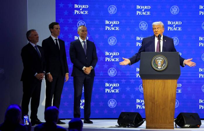 ترمب:
      الاجتماع
      مع
      زيلينسكي
      كان
      جيداً
      ويجب
      وقف
      الحرب